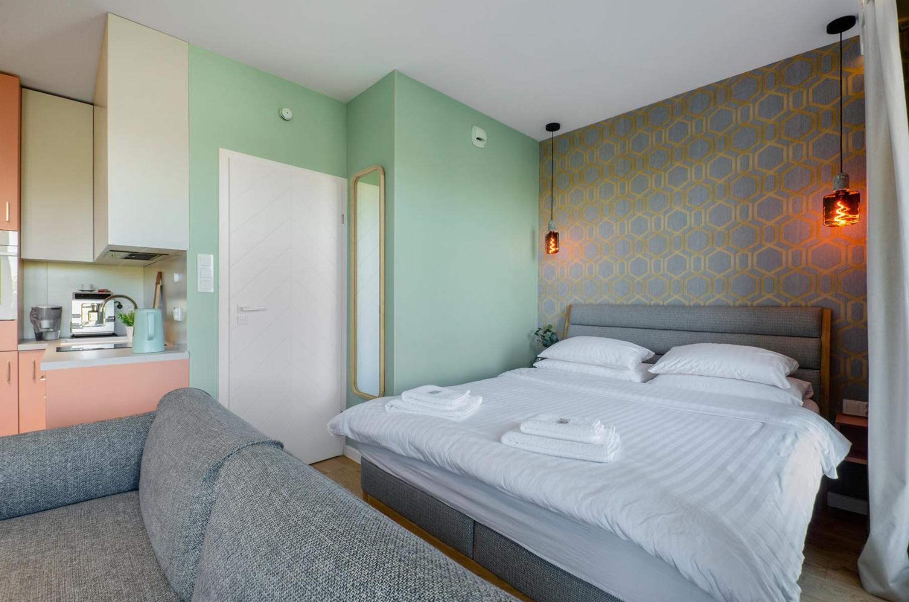 Queen Size Bed - Apartament Obok Manufaktury W Centrum Lodzi - Parking Gratis!!! Exterior photo